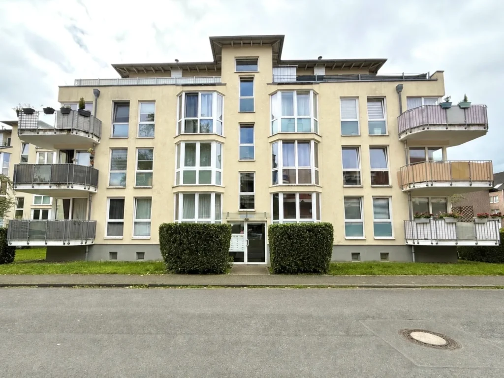 Außenansicht des Mehrfamilienhauses in Düsseldorf